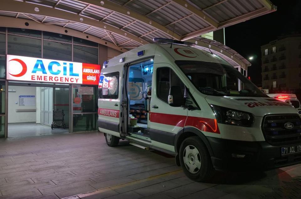 Araç ticareti kanlı bitti! İki arkadaş yoğun bakıma kaldırıldı