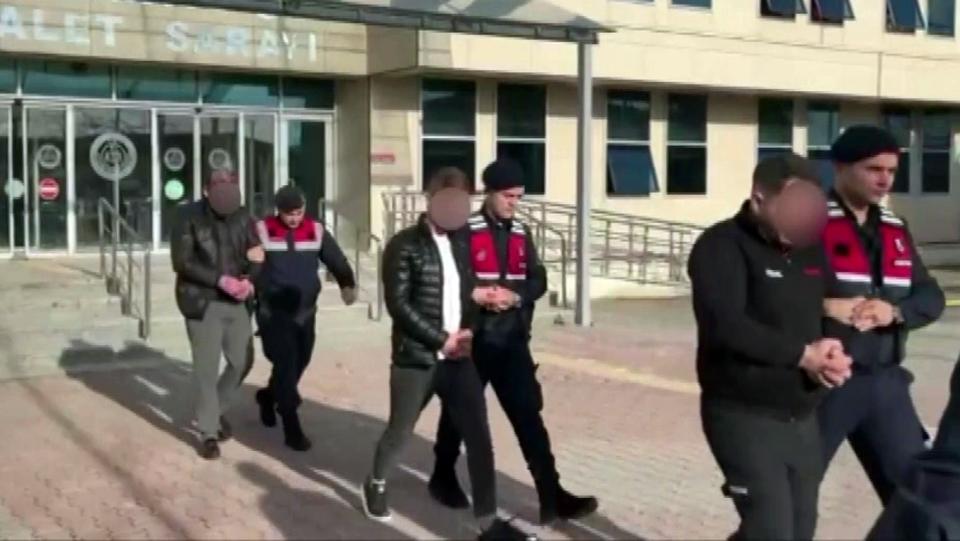 SAKARYA'DA UYUŞTURUCU VE KAÇAKÇILIK OPERASYONLARI: 20 TUTUKLAMA