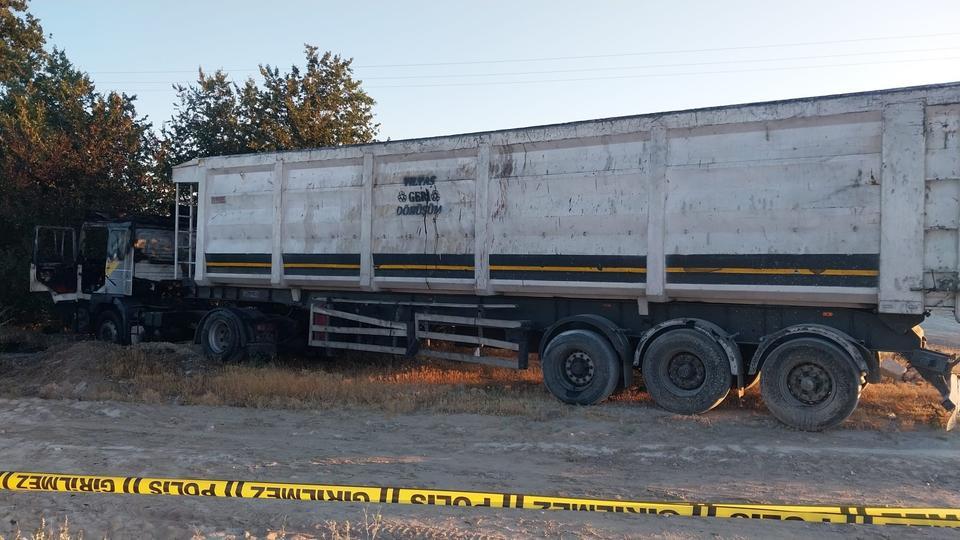 Şoförün başını kesip yaktılar