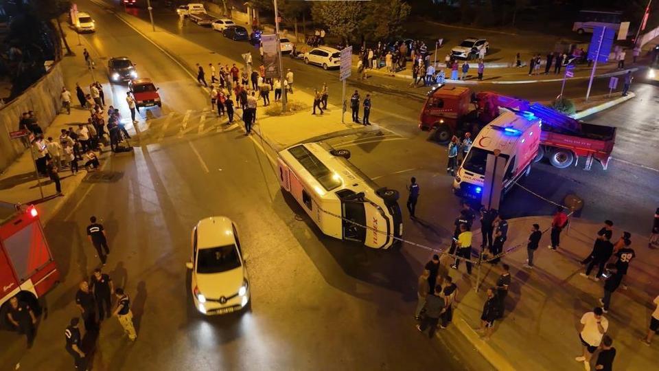 Aşırı süratli araç kazaya sebep oldu: 10 yaralı