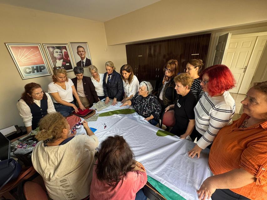 CHP Aydın Kadın Kolları el emeğiyle adaleti işliyor