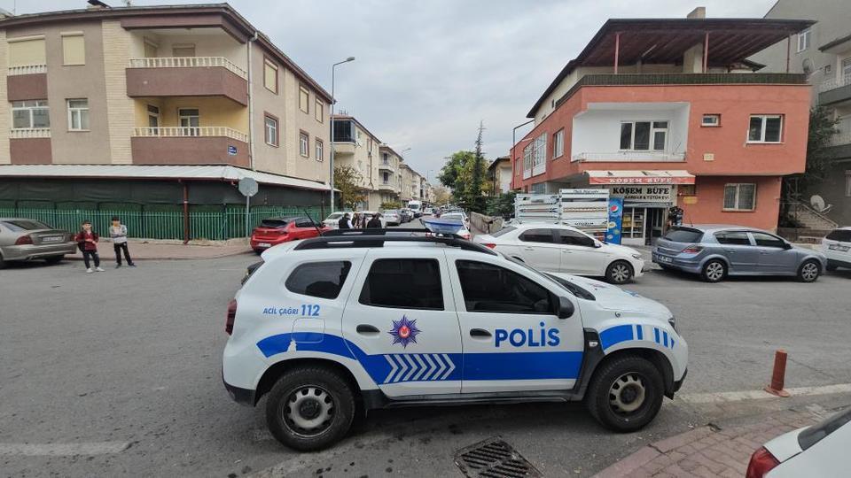 Husumetlisine pusu kurdu, başka birini yaraladı