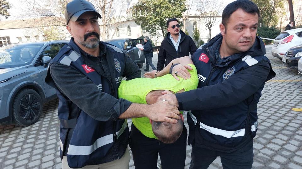 Eski eşinin dedesini öldürüp 4 gün bodrumda saklad