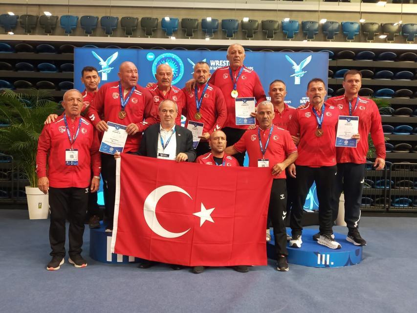 Veteranlar Dünya Şampiyonası'nda serbest stilde Türkiye 5 madalya kazandı