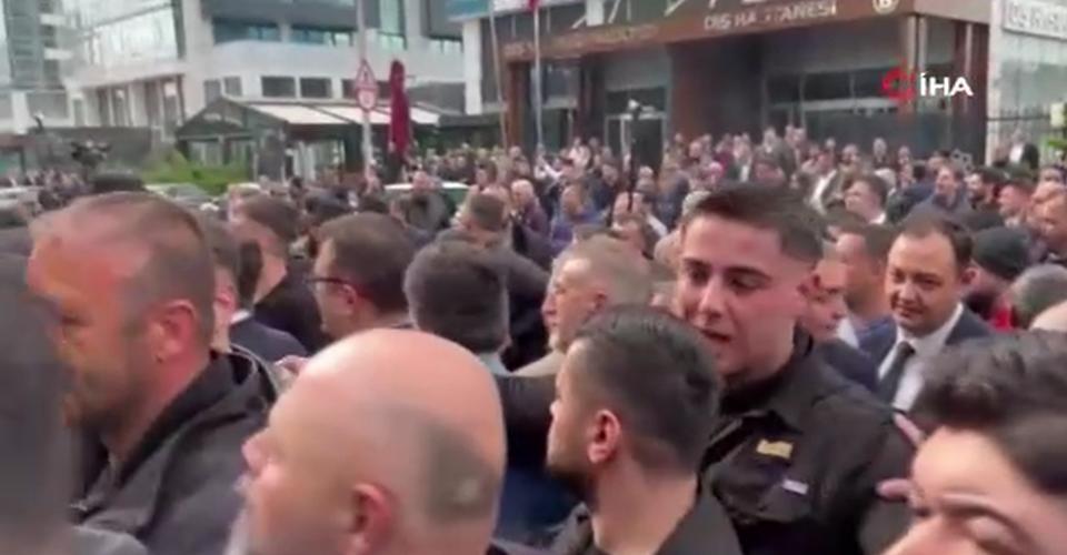 CHP Genel Merkezi önünde tahliye gerginliği