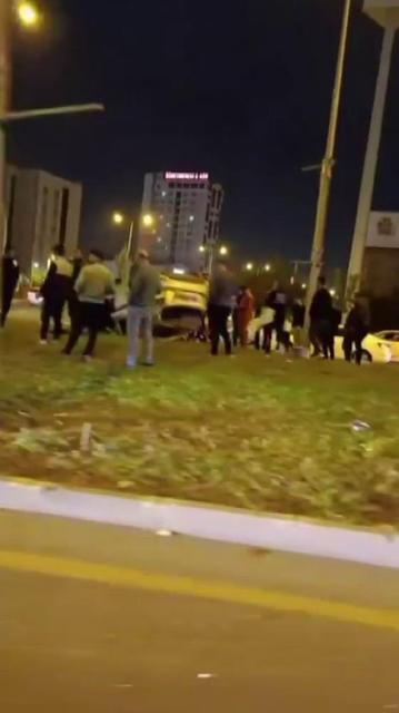 Araç refüje uçtu: 1 yaralı