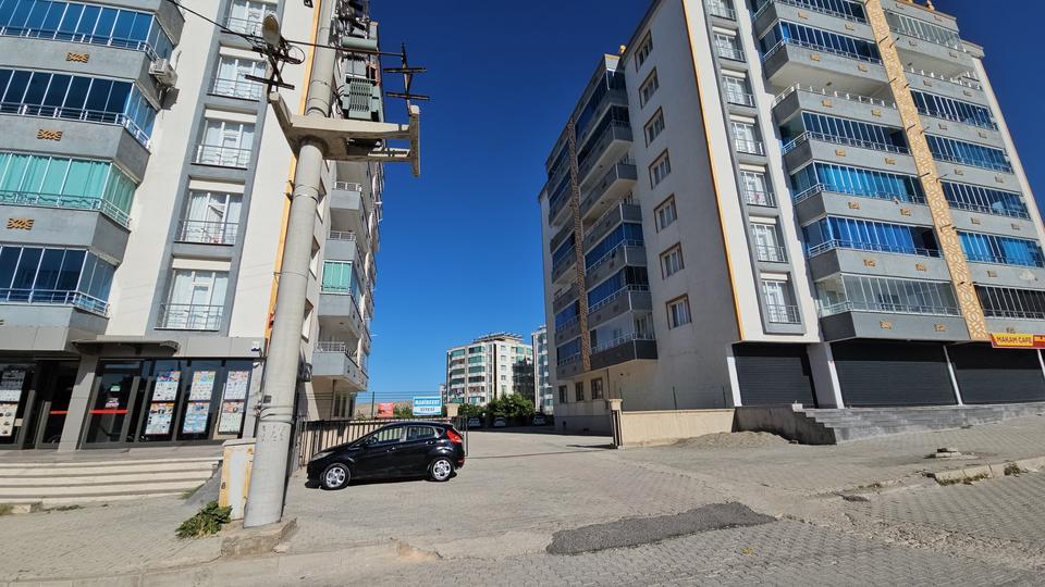 Kayıp kız çocuğu merdiven boşluğunda ölü bulundu