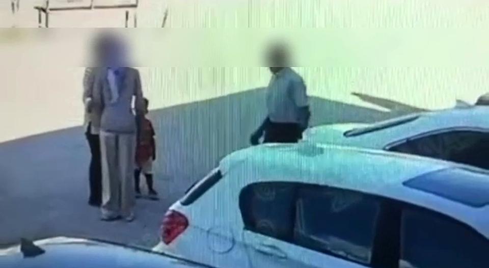75 YAŞINDAKİ ADAMI SENİNLE EVLENECEĞİN DİYEREK KANDIRAN 30 YAŞINDAKİ KADIN, ALTINLARI ALIP BAKLAVA BAHANESİYLE KAÇTI