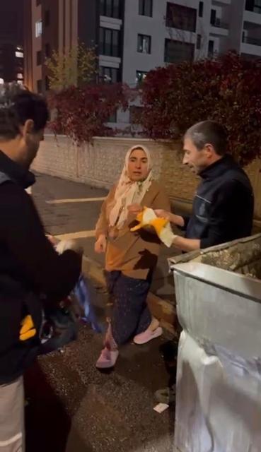 Para dolu çantayı yanlışlıkla çöpe attılar