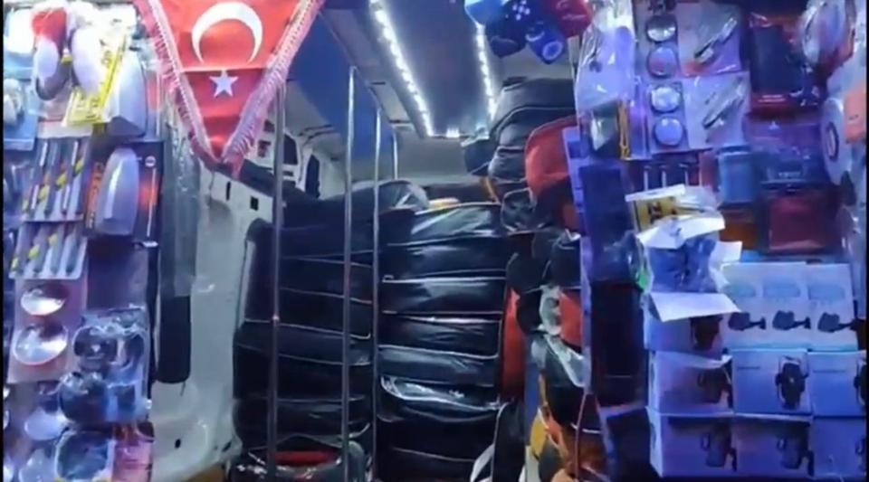 ADANA'DA KESİLEN 700 KİLOGRAM AT VE EŞEK ETİ SAKARYA'DA YAKALANDI İFTARDA İNSANLARA AT VE EŞEK ETİ YEDİRECEKLERDİ, YAKALANDILAR: 3 GÖZALTI
