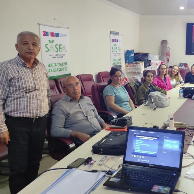 EFELER'İN ÇİFTÇİ KADINLARI BİLİNÇLENİYOR