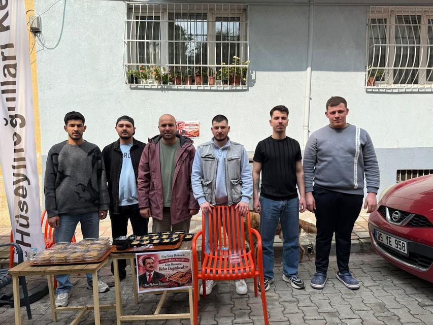 Aydınlı işletmeci Yazıcıoğlu’nun anısına helva dağıttı