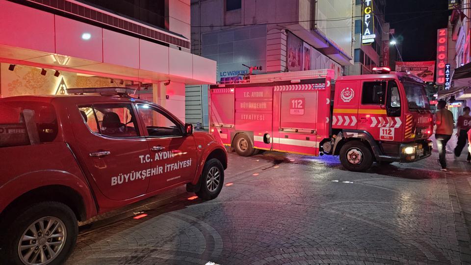 Aydın'da 4 katlı binada yangın paniği