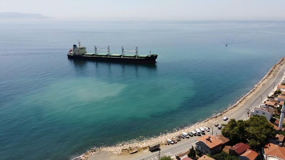 TEKİRDAĞ'DA KARAYA OTURAN YÜK GEMİSİ 4 GÜN SONRA KURTARILDI