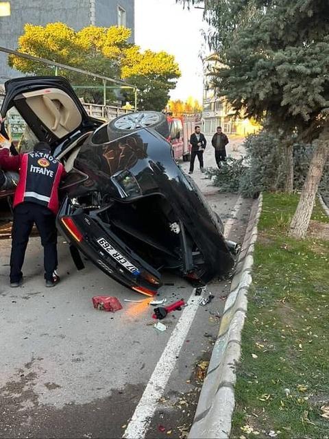 Hız kazaya neden oldu: 2 Yaralı