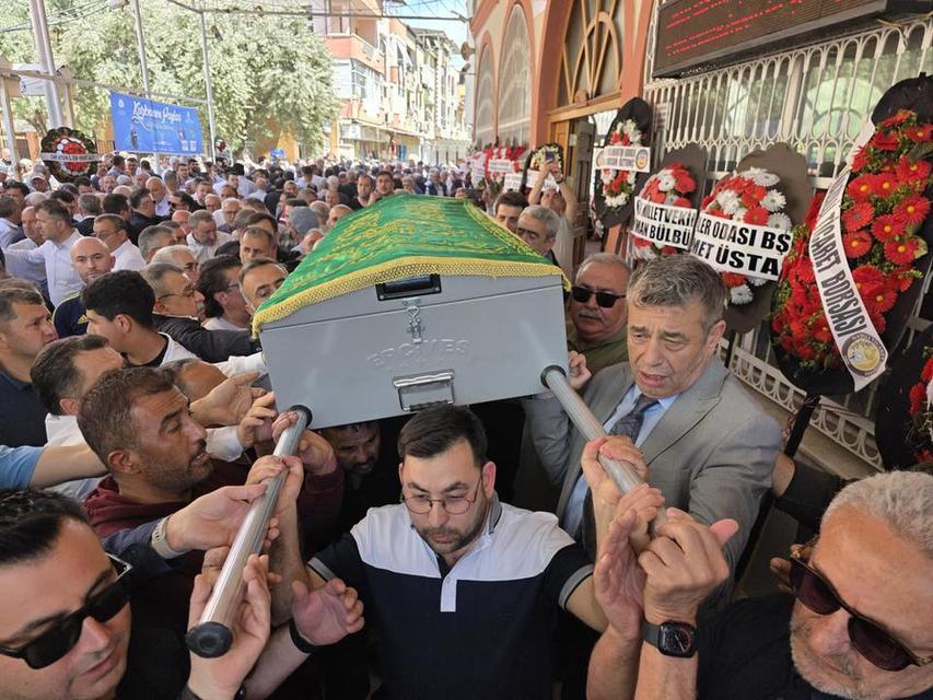 Aydın'da operasyon sonrası hayatını kaybeden başkan toprağa verildi