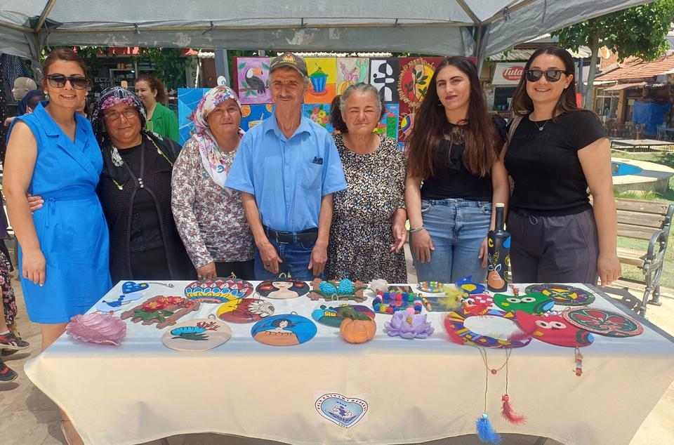 KÖŞKLÜ KURSİYERLER EL EMEĞİ ÜRÜNLERİNİ SERGİLEDİ