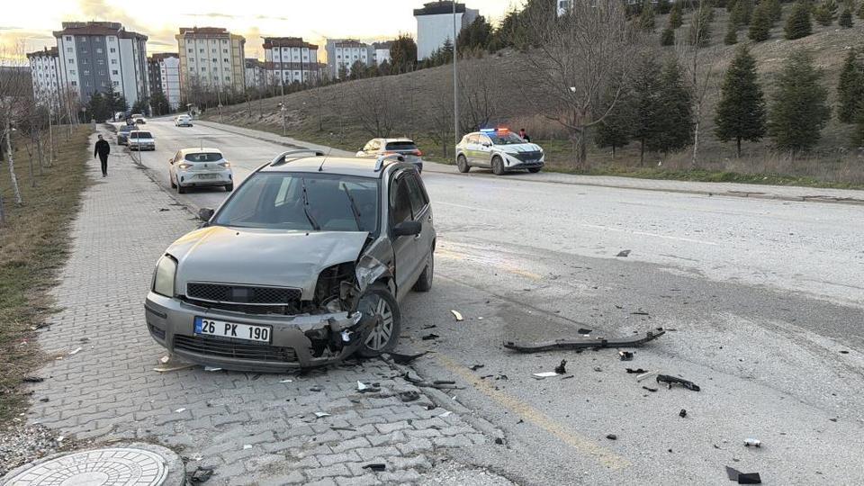 Zincirleme trafik kazası: 6 yaralı