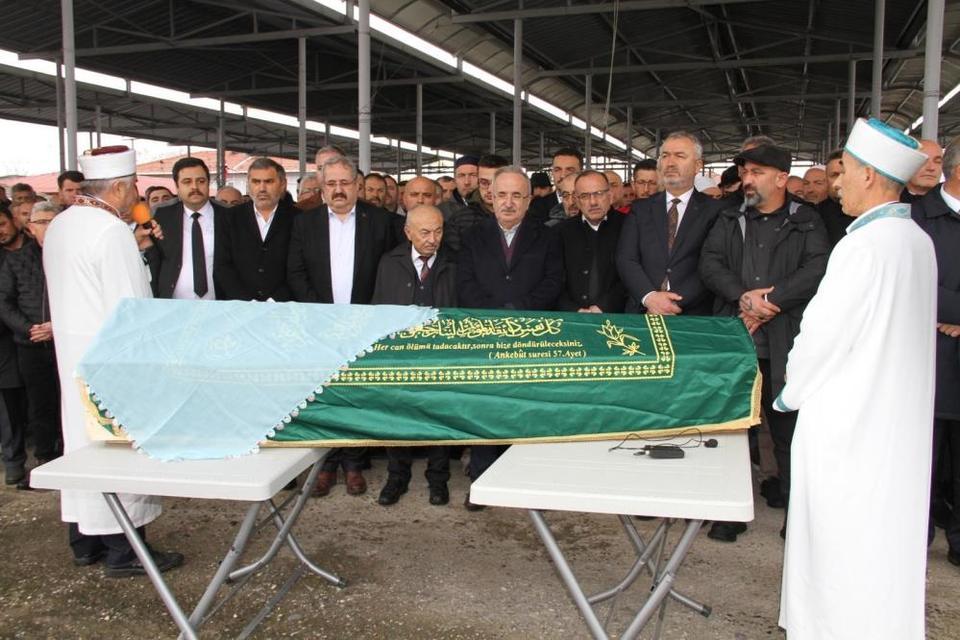 Belediye başkanının öğretmen kızı balkondan düşerek can verdi