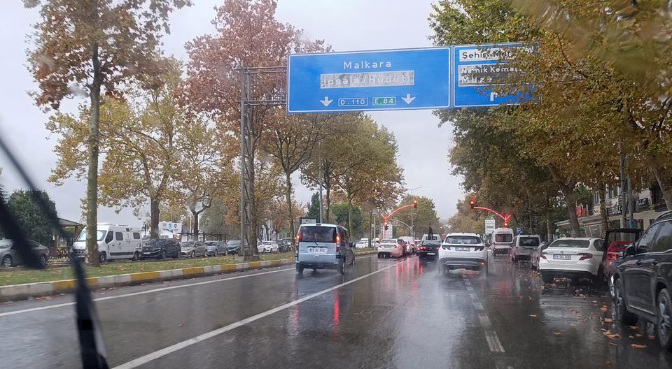 Bir ilde daha sağanak yağış hayatı olumsuz etkiledi