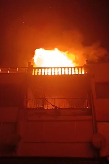 Yazlık sitede ev yangını