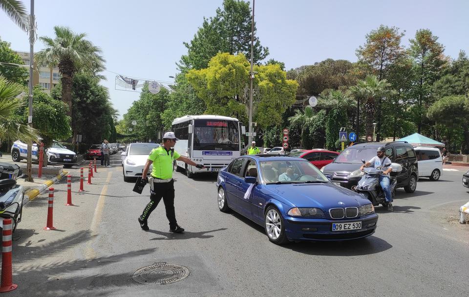 Aydın’da ekipler emniyet kemerinin önemine dikkat çekti