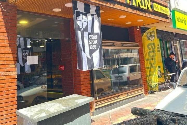 AYDINSPOR BAŞKANINDAN ŞAMPİYONLUK MESAJI BAŞKAN ÖZLÜER: "AYDIN'I SİYAH BEYAZ BAYRAKLARLA DONATALIM"