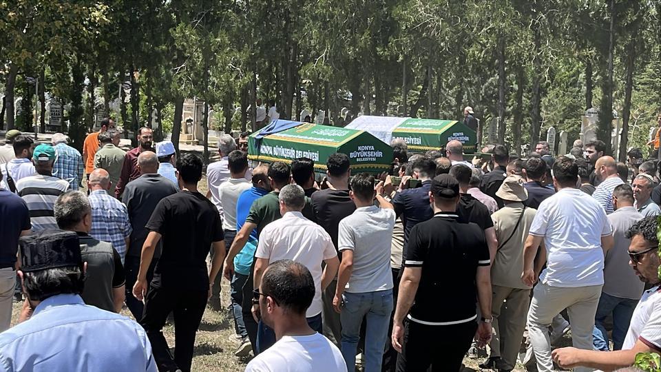 Kazada hayatını kaybeden anne ve kızı son yolculuğuna uğurlandı