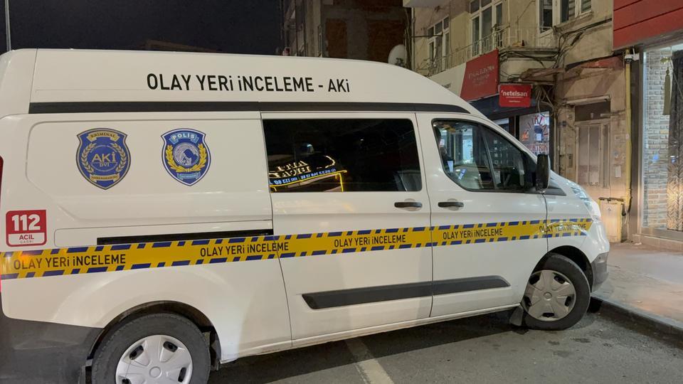 Kıskançlık sebebiyle karısını bıçakladı