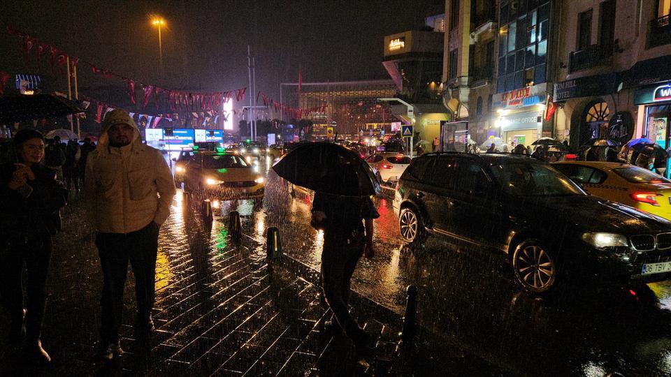Sağanak yağış zor anlar yaşattı
