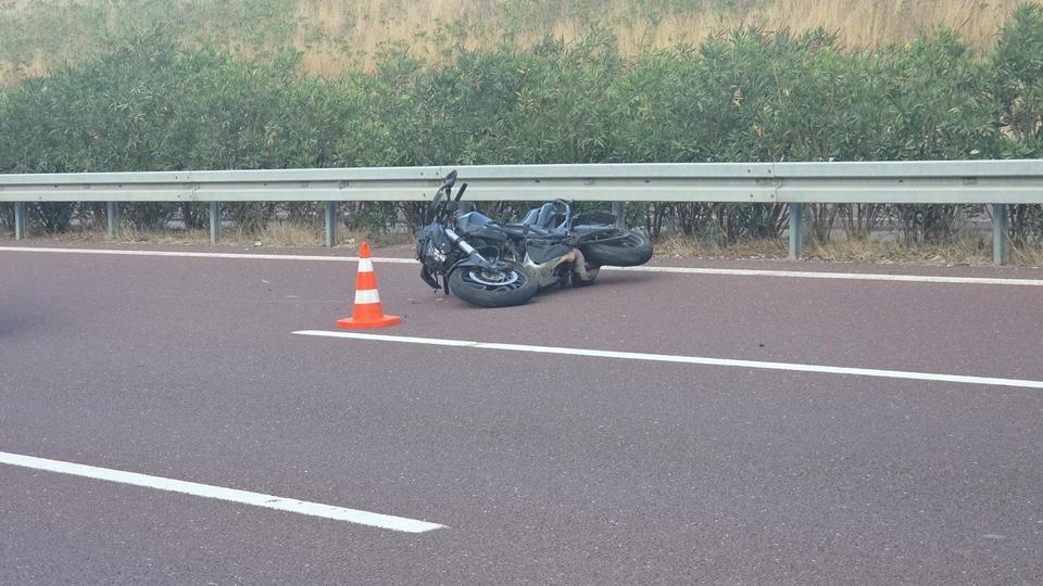 Kamyona çarpan motosiklet sürücüsü hayatını kaybetti