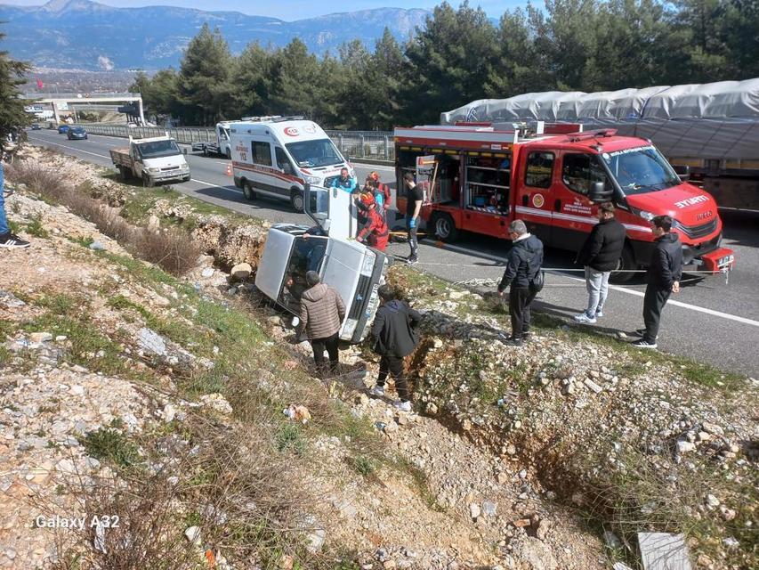 Aydın-Muğla Karayolu'nda kaza: Sıkışan vatandaşı itfaiye ekipleri kurtardı