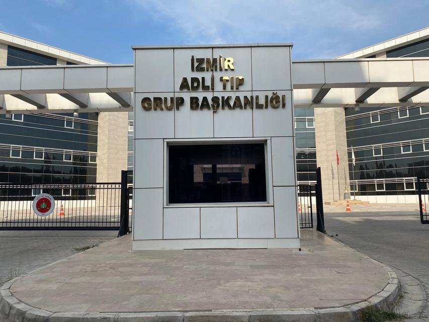 İzmir'de karısı tarafından tabancayla vurulan adam öldü