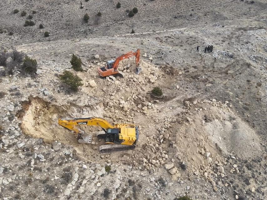 Kepçeyle tarihi eser arayanlara operasyon: 14 gözaltı