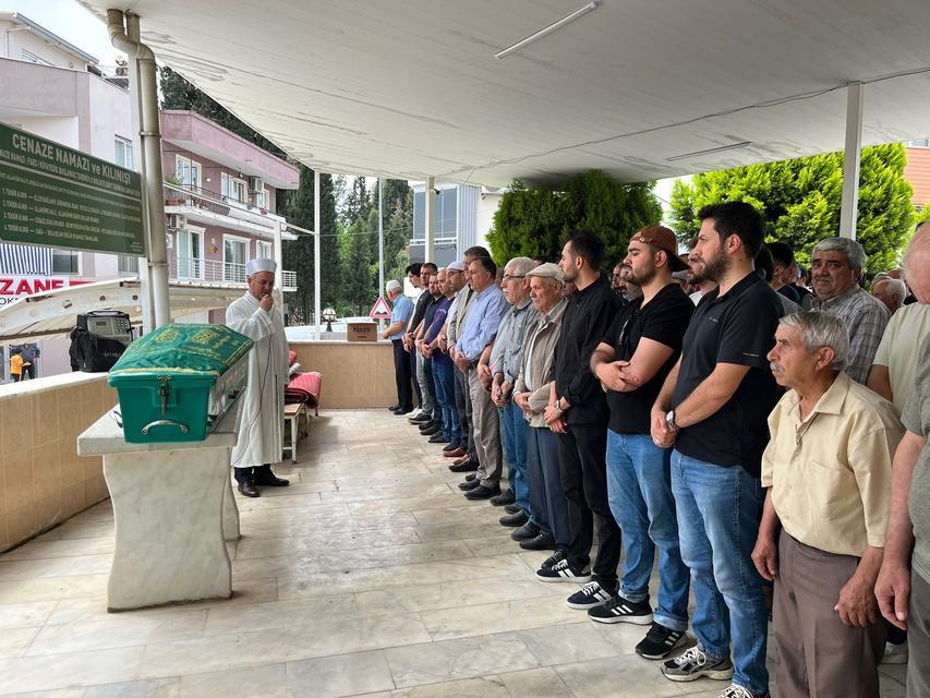 KALP KRİZİ GEÇİRİP HAYATINI KAYBEDEN MÜEZZİN TOPRAĞA VERİLDİ