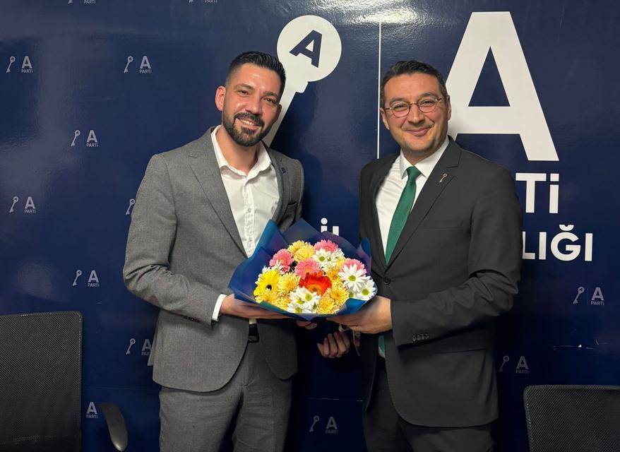 Anahtar Parti Aydın İl Başkanı Akgün bayrağı devraldı