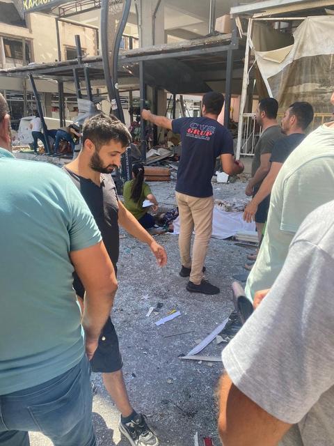 İZMİR'İN TORBALI İLÇESİ AYRANCILAR MAHALLESİ'NDE BİR BİNADA DOĞAL GAZ PATLAMASI MEYDANA GELDİĞİ, YARALILARIN OLDUĞU ÖĞRENİLDİ.