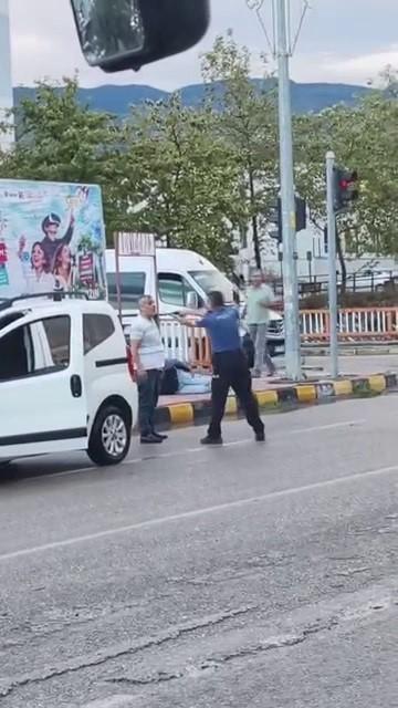 Sokak ortasında kurşunların hedefi oldu