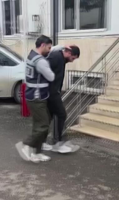 Boşanma aşamasındaki eşinin evine zarar veren koca adliyeye sevk edildi