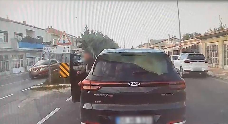 Saldırı için aracından inen sürücüye 180 bin lira ceza