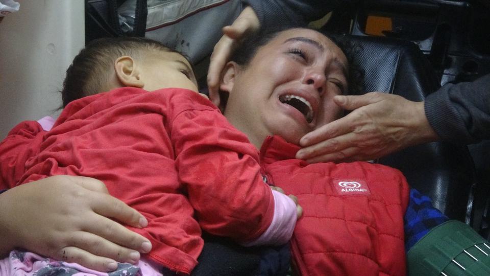 ADANA'DA FECİ KAZA: GENÇ BABA ÖLDÜ, EŞİ VE OĞLU YARALANDI