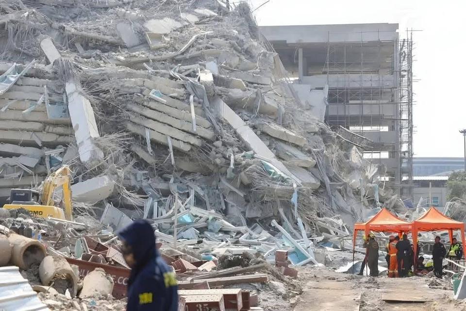 TAYLAND'DA HİSSEDİLEN DEPREMDE CAN KAYBI 17'YE YÜKSELDİ BANGKOK'TAKİ GÖKDELENİN ENKAZINDA ARAMA ÇALIŞMALARI SÜRÜYOR