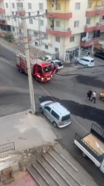 Park halindeki otomobil alev aldı