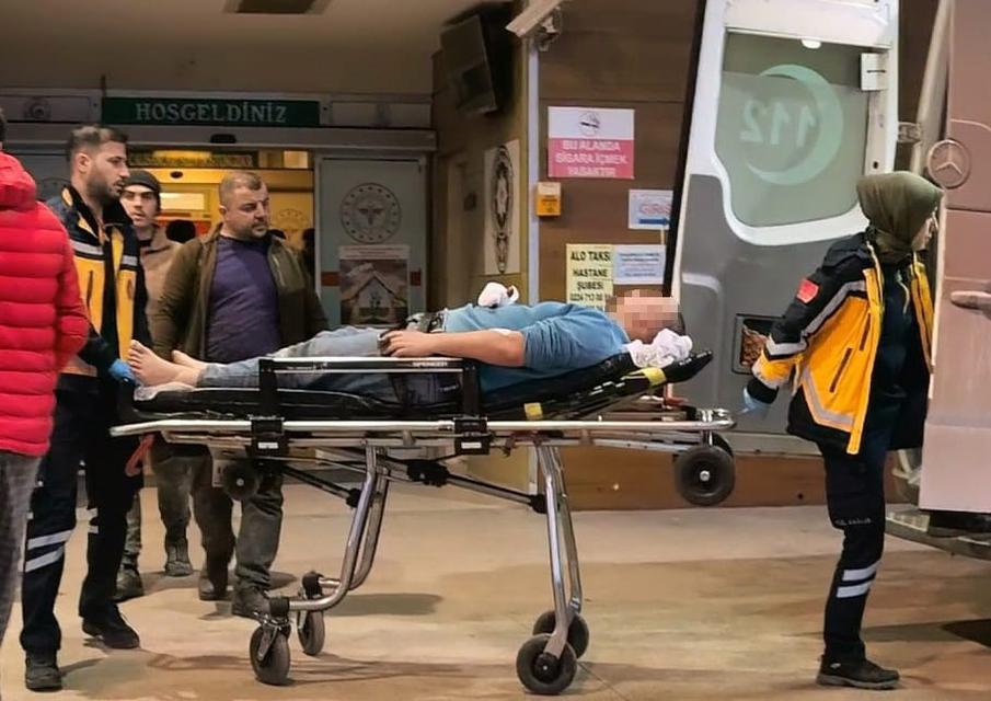 Montaj yapan genç elektrik akımına kapıldı