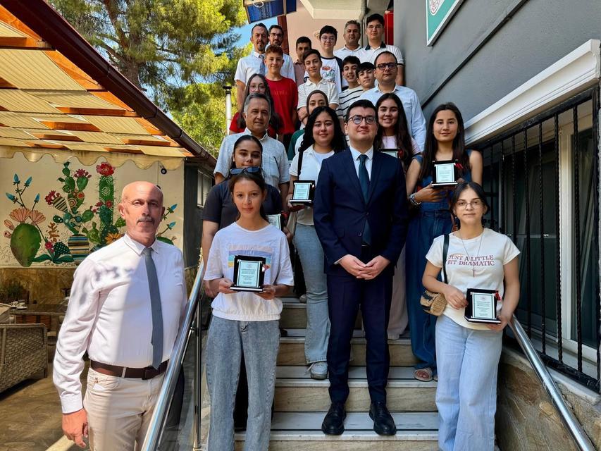 Bozdoğan’da LGS başarısı gösteren öğrenciler ödüllendirildi