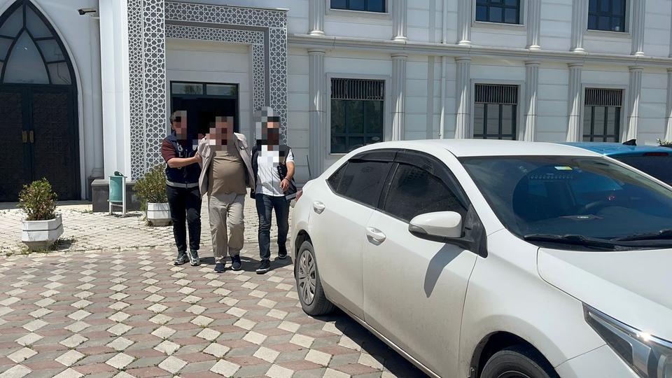 Miras tartışmasında kardeşini öldürdü