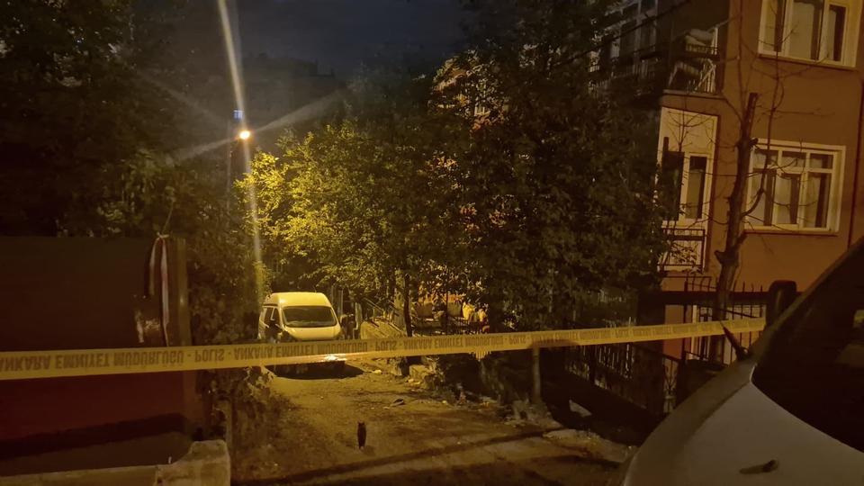 Bir dairede 3 kişi ölü olarak bulundu