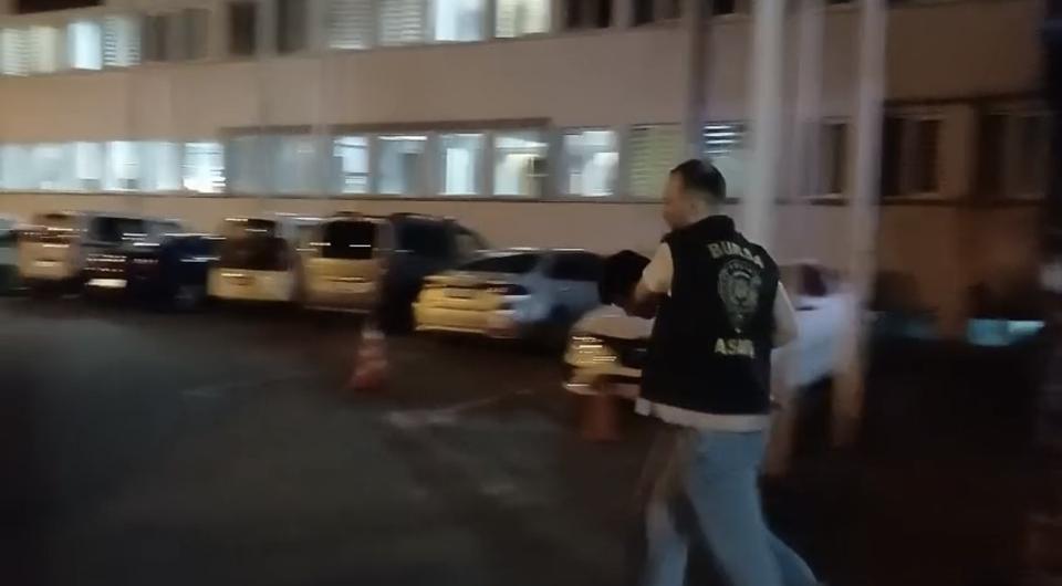Sahte bankacı ormanda yakaladı