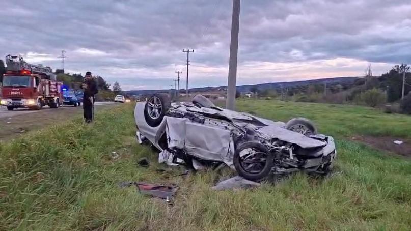 BAYRAM YOLUNDA FECİ KAZA: OTOMOBİLLER KAFA KAFAYA ÇARPIŞTI, 7 KİŞİ YARALANDI
