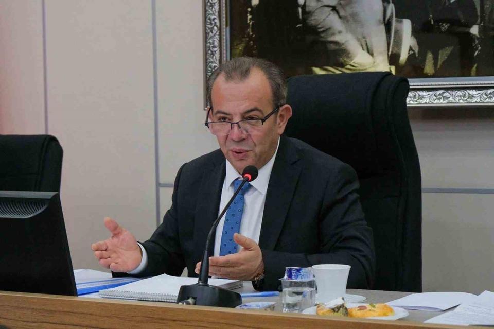 Tanju Özcan CHP’den İstifa Etti